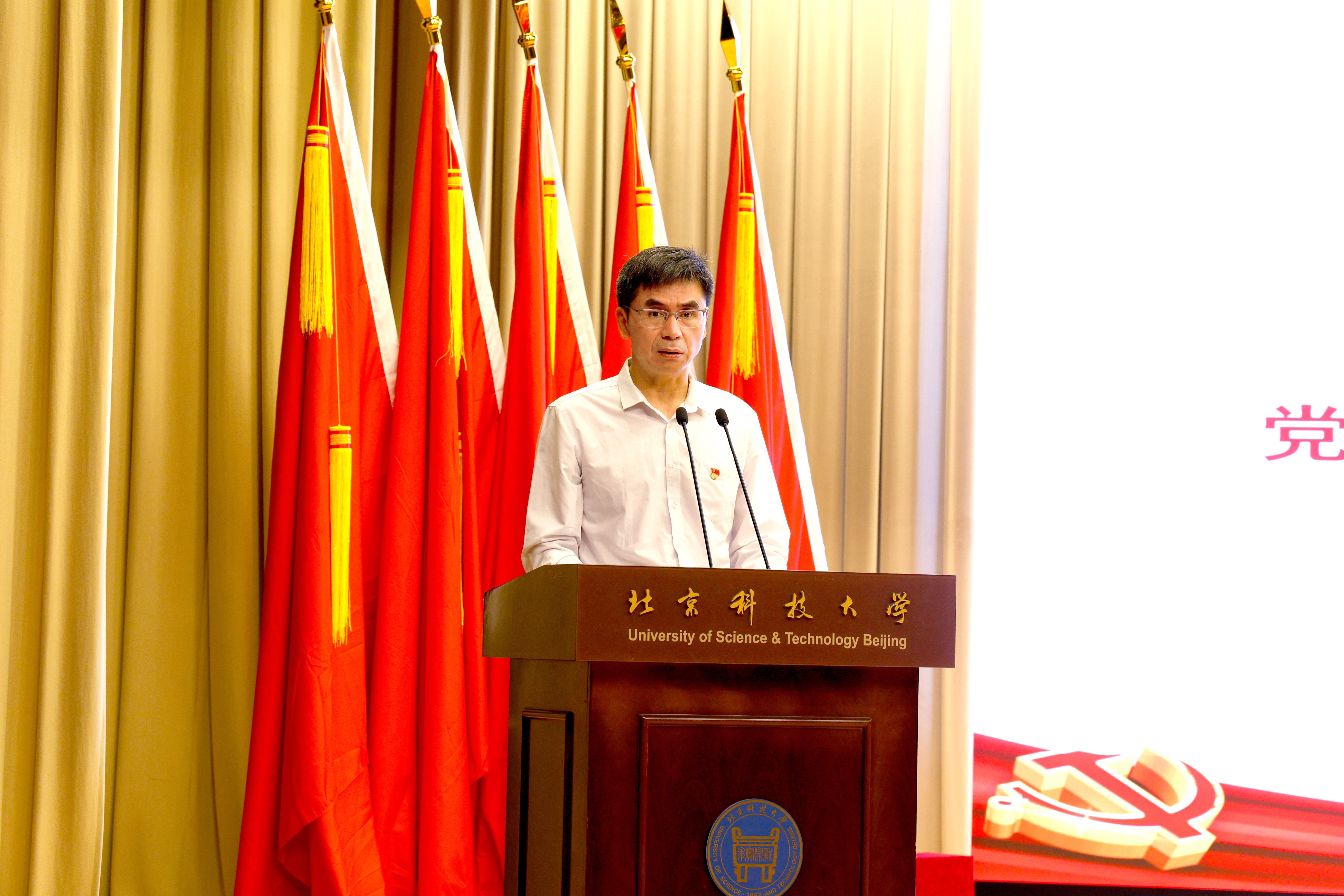 何老师5_副本.jpg